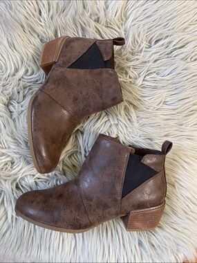 SOUL Naturalizer Women's Brown Ankle Booties with Block Heel